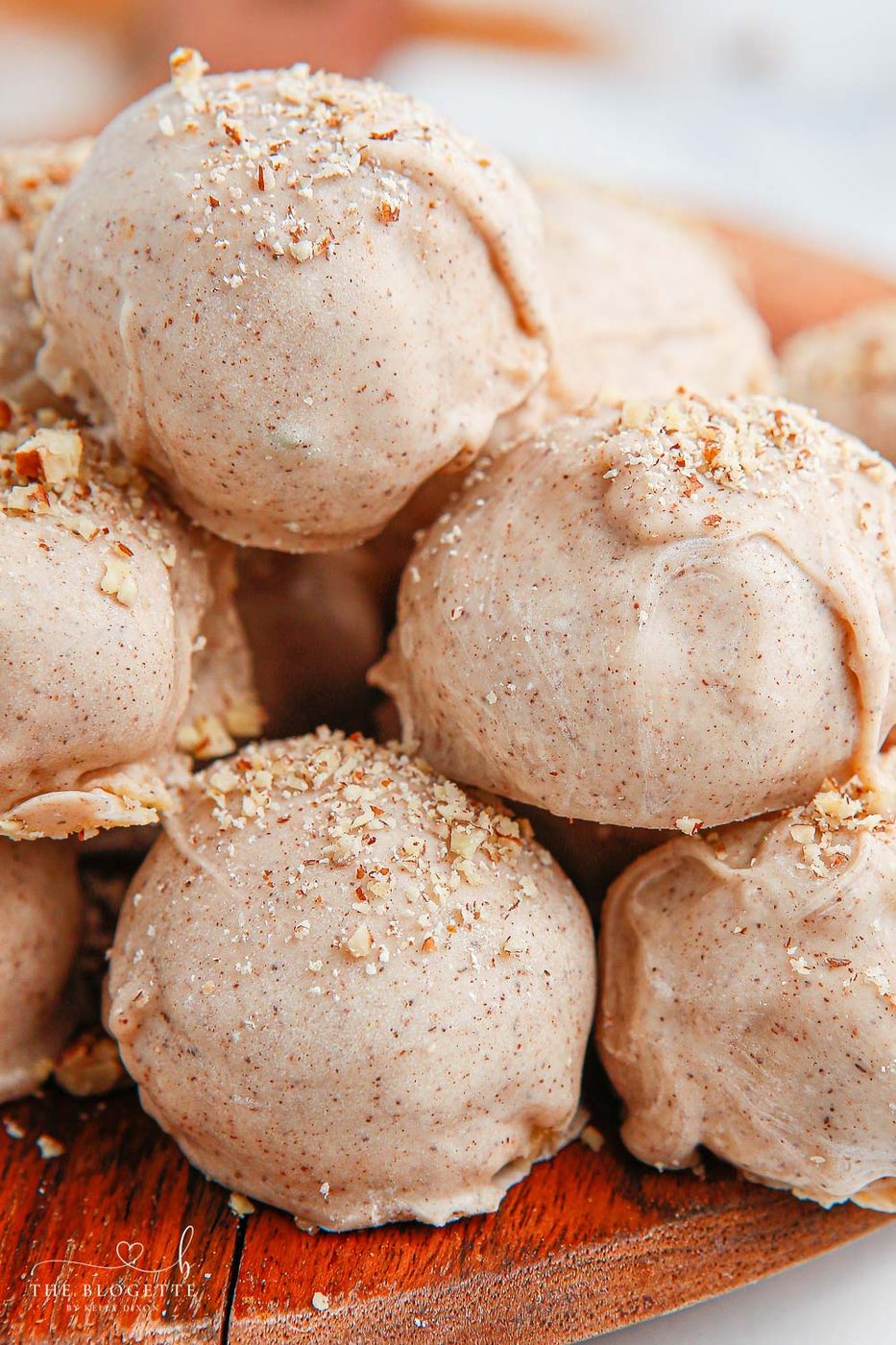 Apple Pie Truffles taste like apple pie and are the well-balanced addition to any fall or holiday gathering! These things are so satisfying!