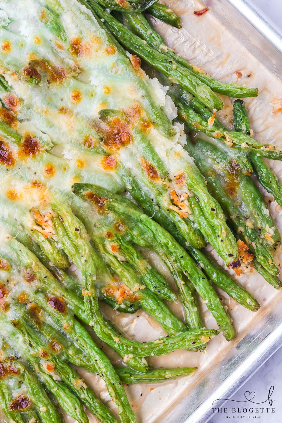 Cheesy Garlic Baked Green Beans!