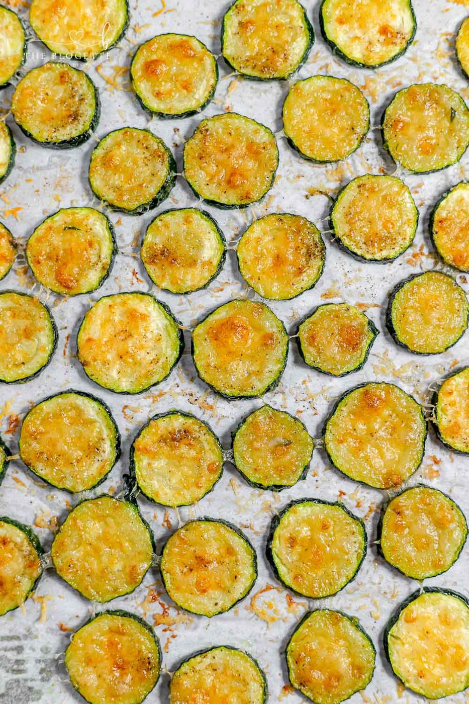 Cheesy and tender zucchini rounds baked to perfection. It’s a lighter, nutritious, and completely addictive side dish.