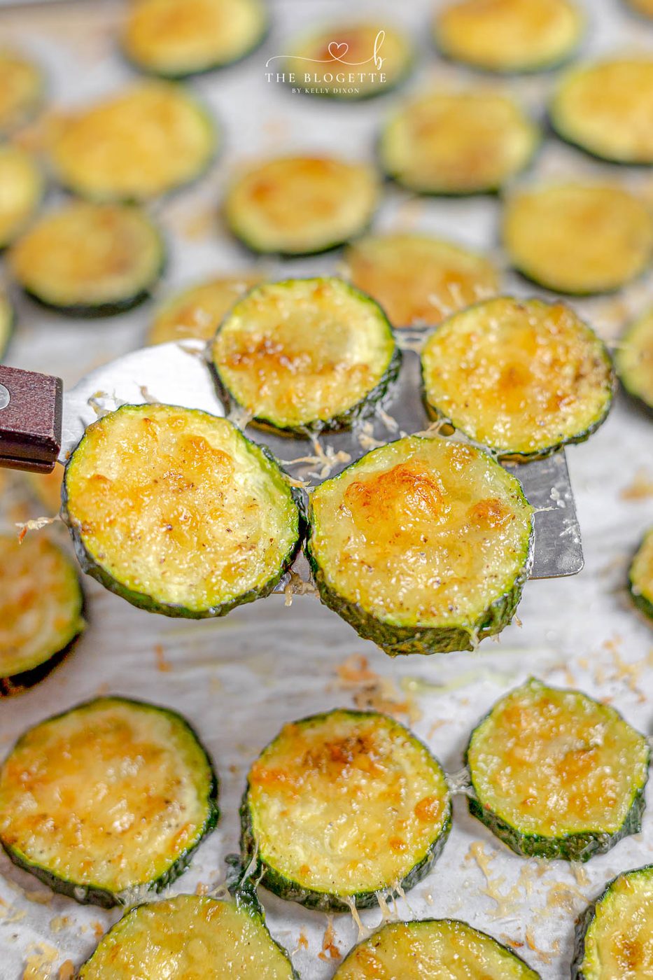 Cheesy and tender zucchini rounds baked to perfection. It’s a lighter, nutritious, and completely addictive side dish.