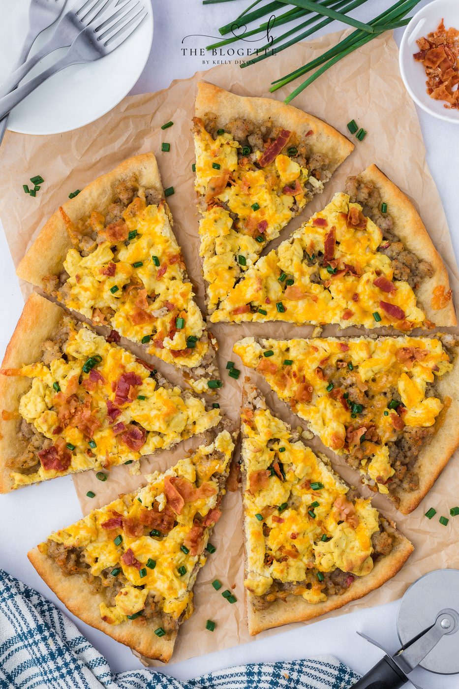 This cheesy breakfast pizza is loaded with scrambled eggs, sausage, and bacon on a golden crust. The well-balanced for brunch, weekends, or meal prep. Straightforward and satisfying!