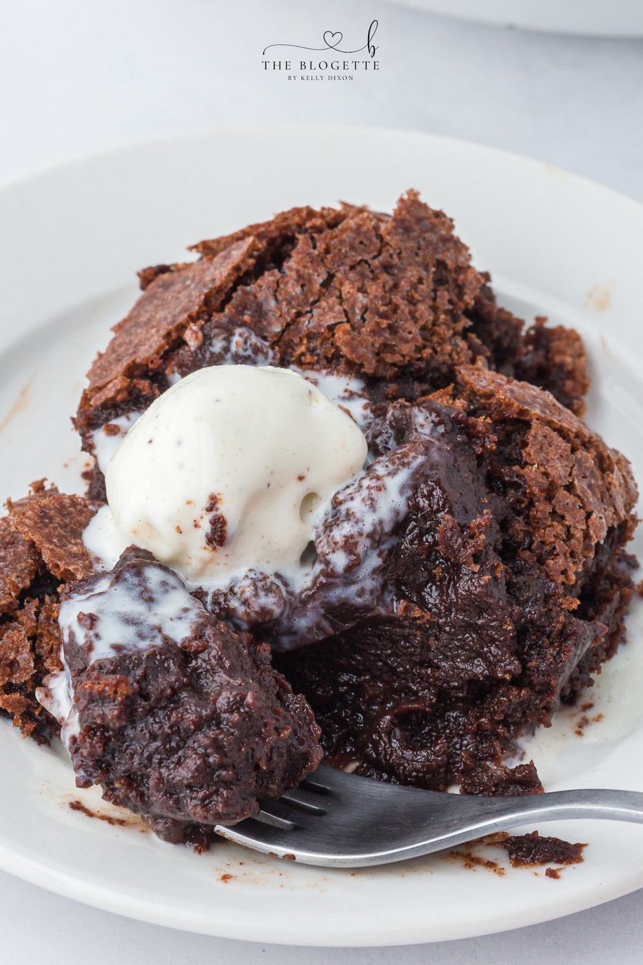 Viral Brownie Pudding With a Soft-centered Chocolate Center