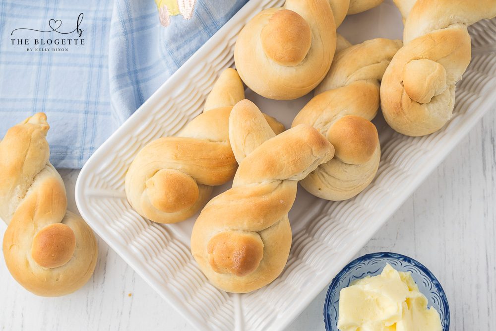 Bunny Buns are the well-balanced addition to your Easter table. Soft and slightly sweet bread rolls shaped to look like a cute bunny!