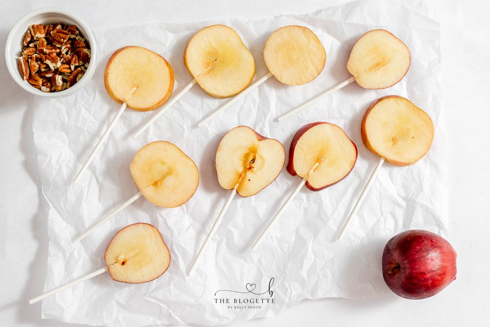 sliced apples
