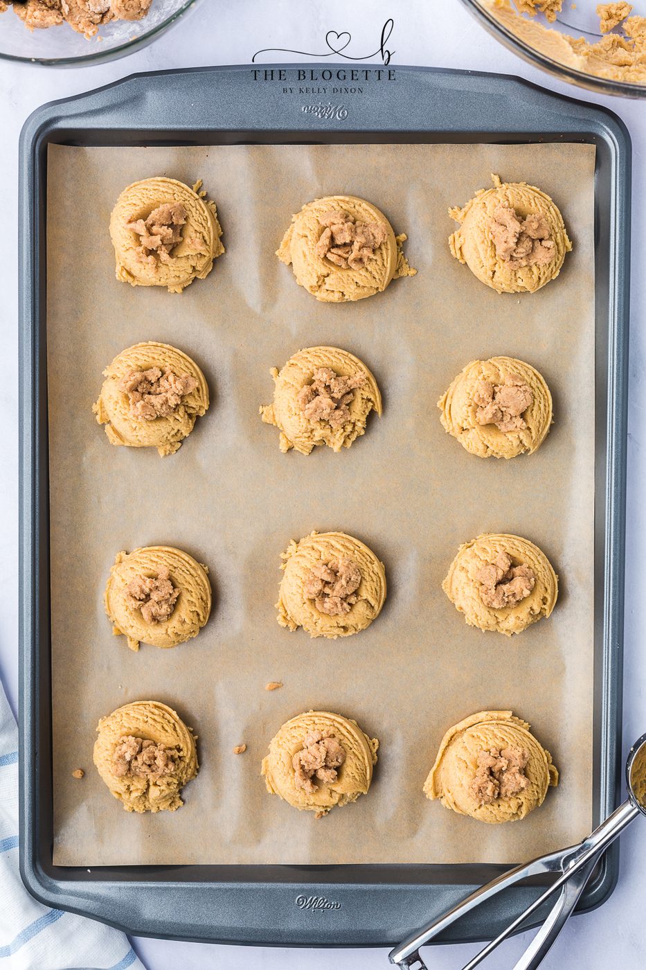 Sprinkle a couple tablespoons of the streusel on the top of the cookie