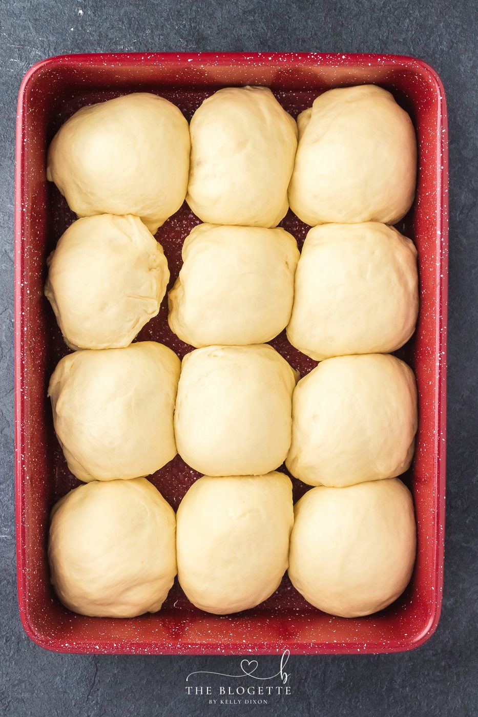 Let the roll dough rise for 30 minutes