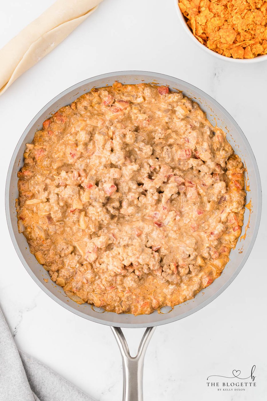 Creamy ground beef and cheese mixture