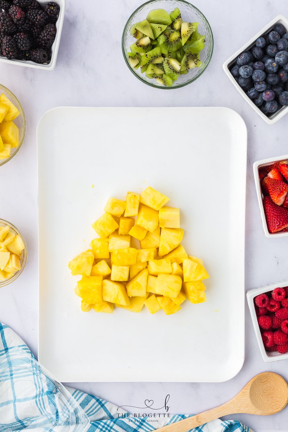 Assemble the fruit