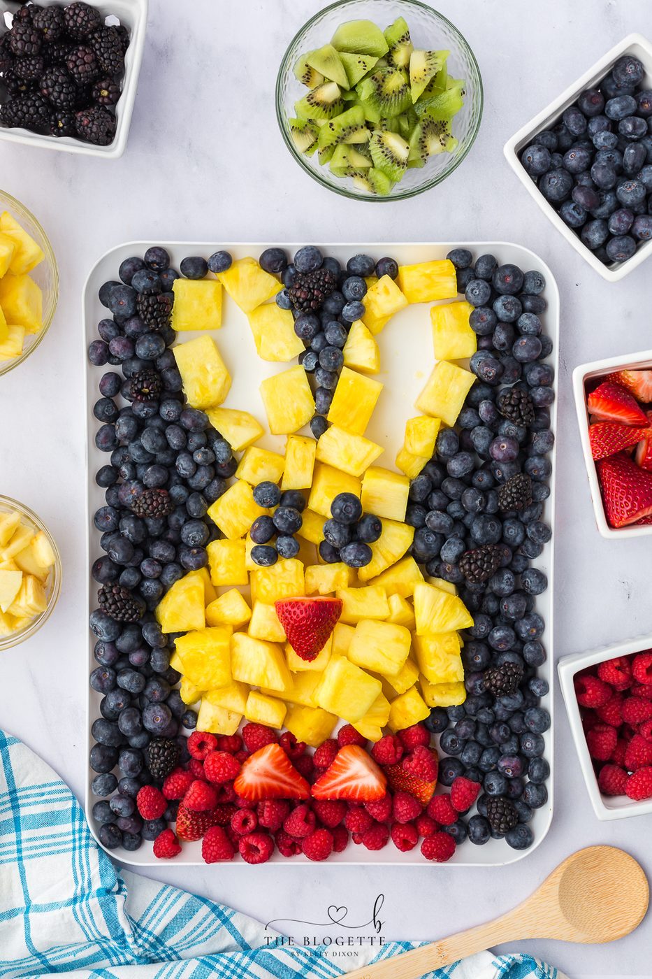 Fruit bunny plate