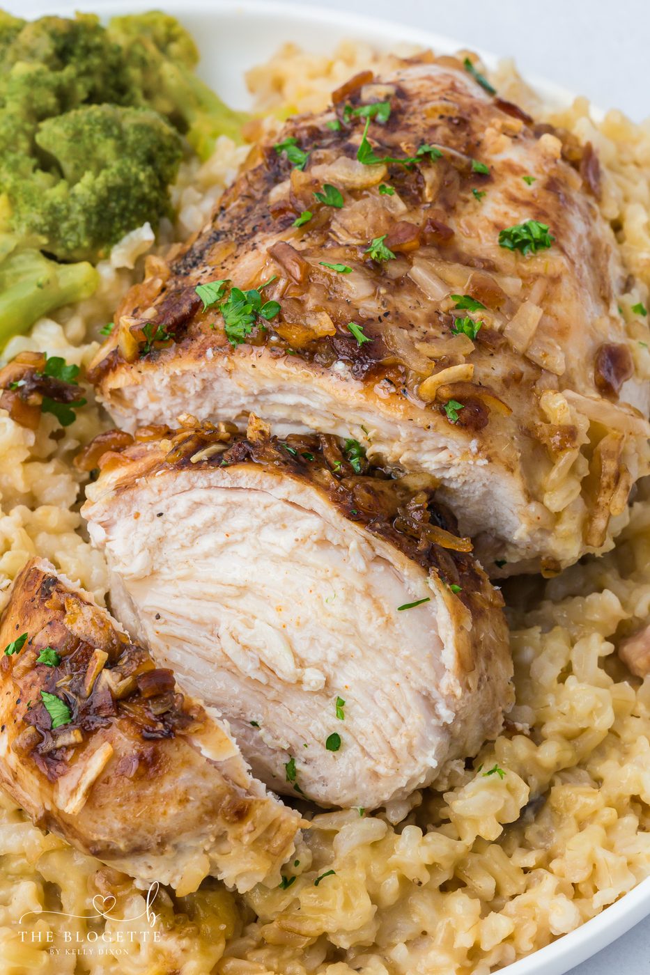 Straightforward, cozy, and completely hands-off 🤍 This Forgotten Chicken Casserole is a classic dump-and-bake chicken and rice dinner made with cream of mushroom soup, cream of chicken soup, and onion soup mix. Just layer, cover, and bake