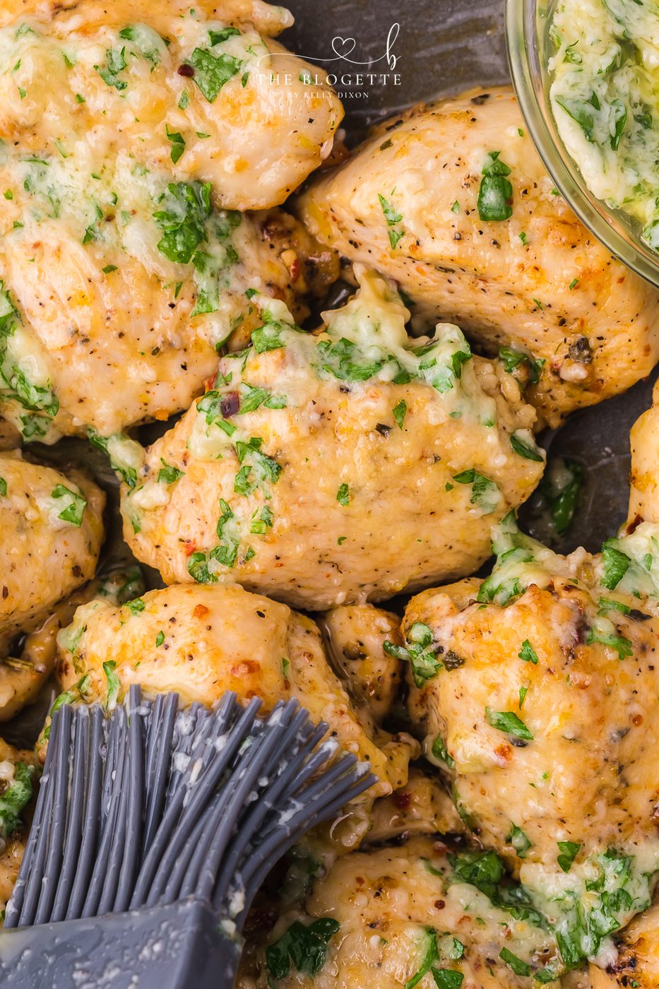 Garlic Parmesan Chicken offers a combination of savory and cheesy flavors! Tender, roasted chicken bathed in a comforting and rich marinade.