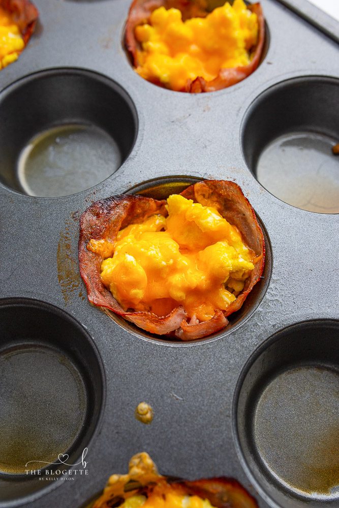 Ham and eggs in a muffin time