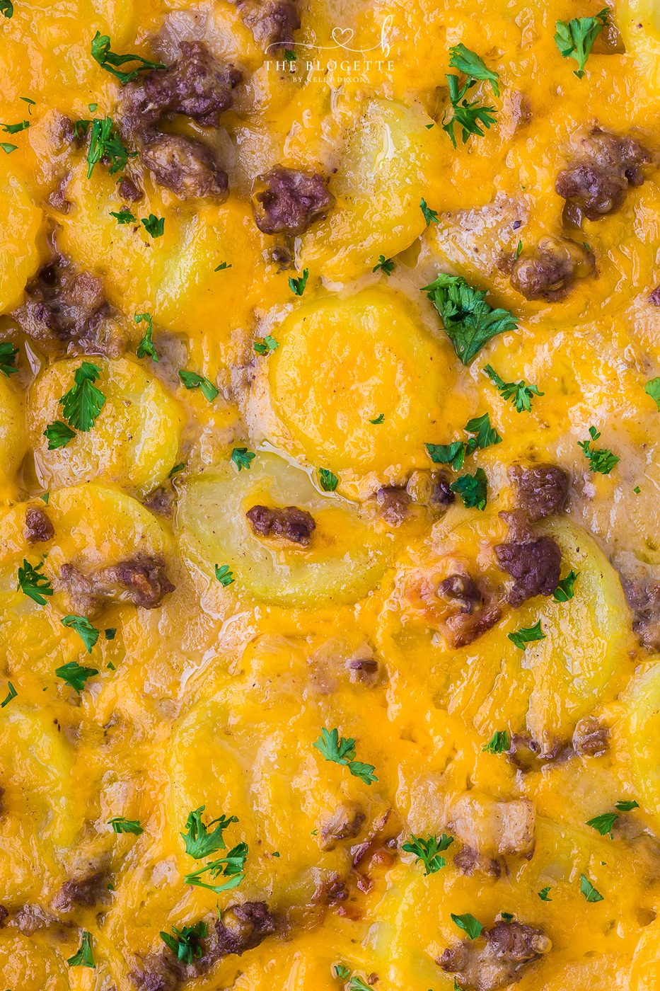 Hamburger and Potato Casserole is a comforting and hearty dinner made in one dish! Potatoes and bacon in a creamy and cheesy sauce.