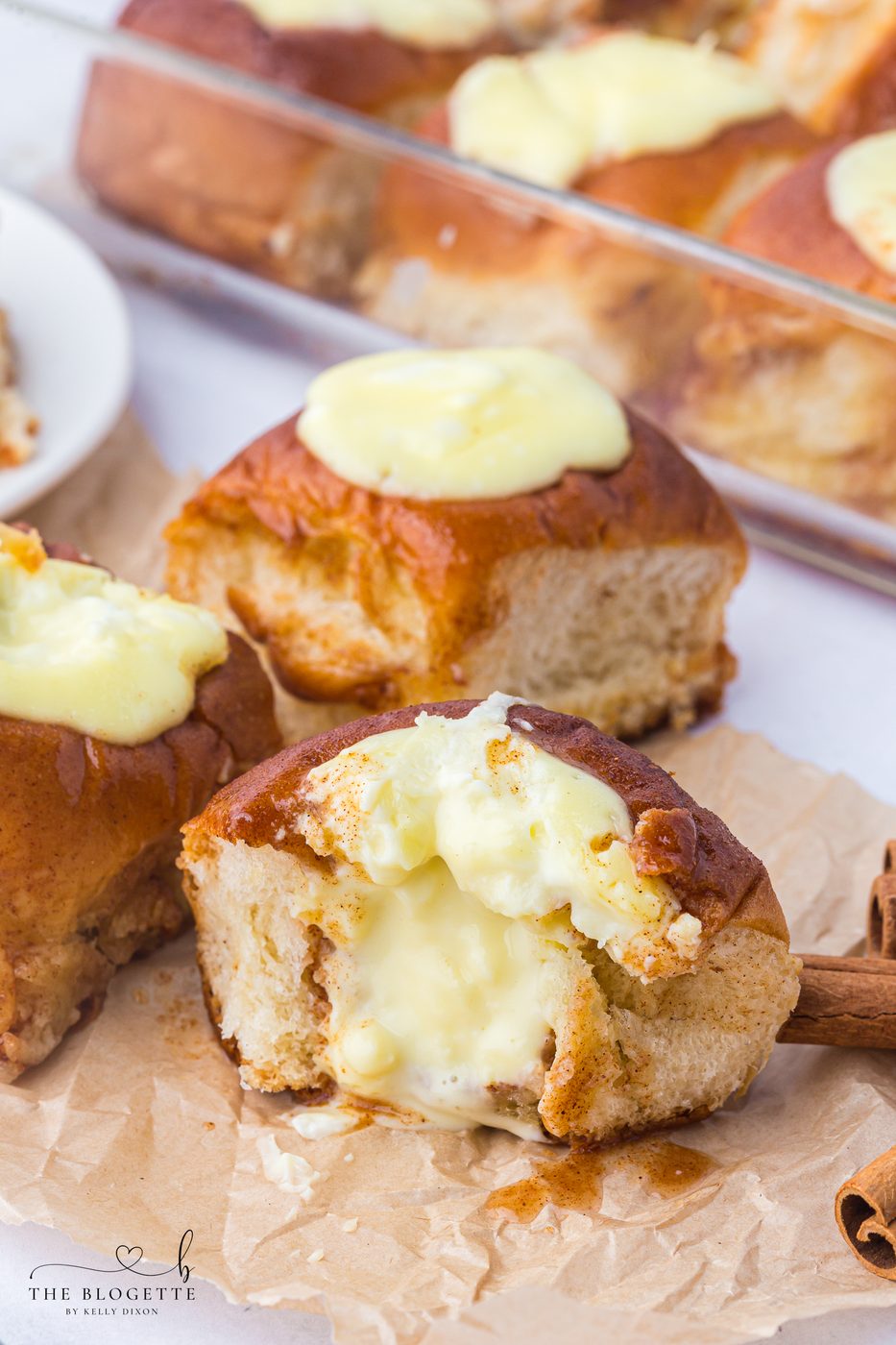 Make these Hawaiian Cream Cheese Cinnamon Rolls with Hawaiian rolls, cream cheese, and cinnamon topping. An straightforward viral recipe!