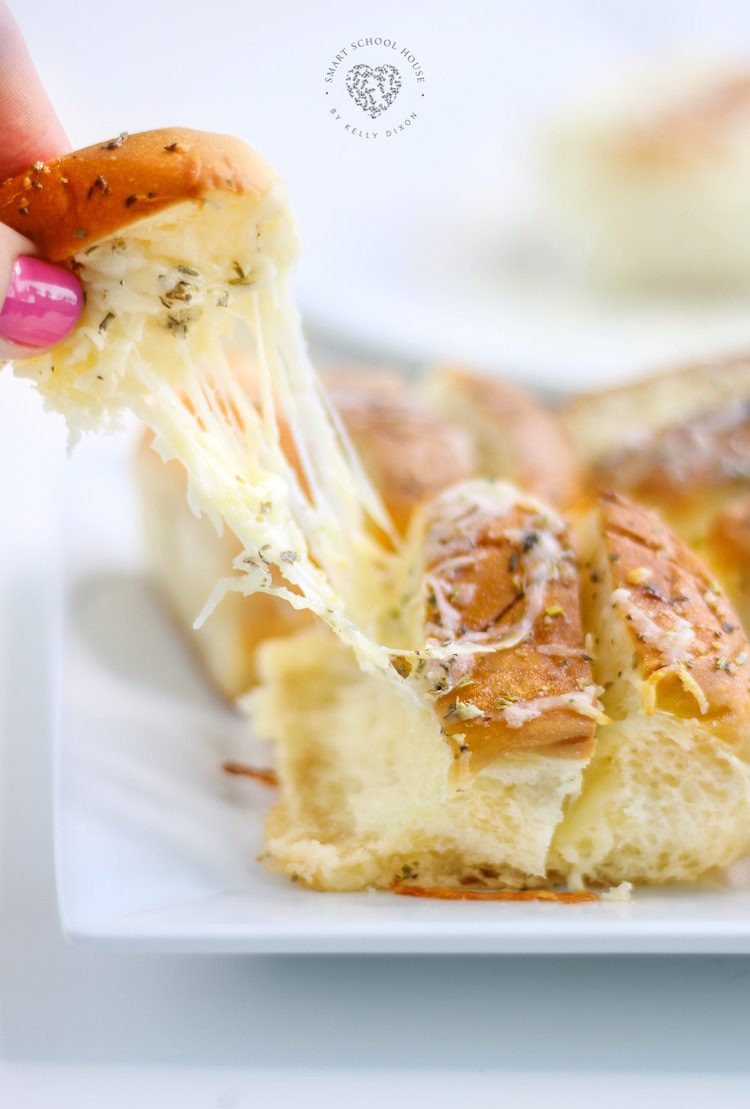 Cheesy Hawaiian Garlic Bread