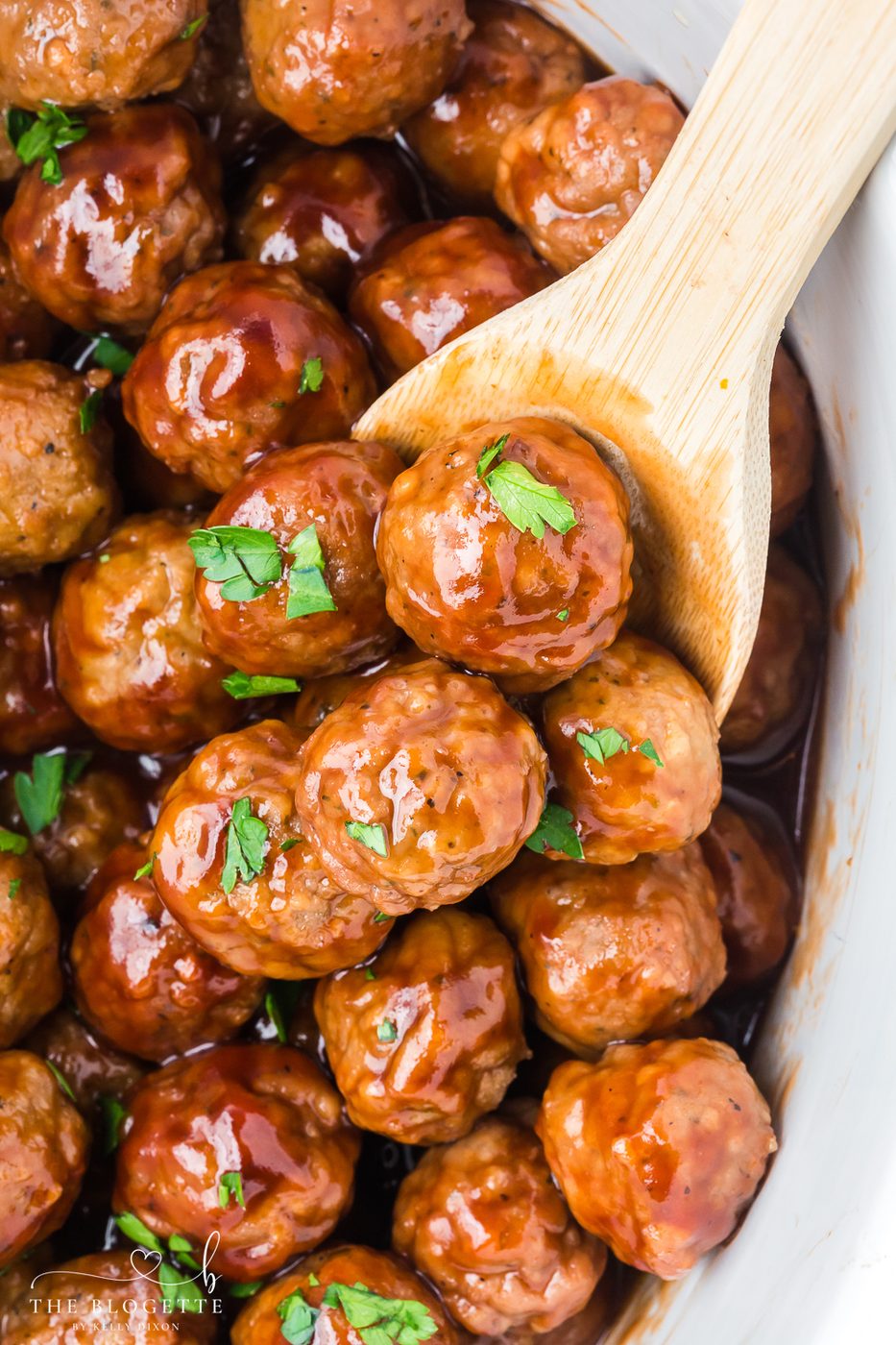 Speedy and straightforward Honey BBQ Crockpot Meatballs - simple ingredients in a slow cooker, the slow-cooker does all the work.