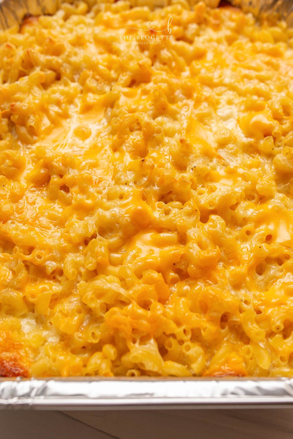 This baked macaroni and cheese is a family favorite recipe, loved by both children and adults. Well-balanced for a comforting dinner or as a holiday side dish!