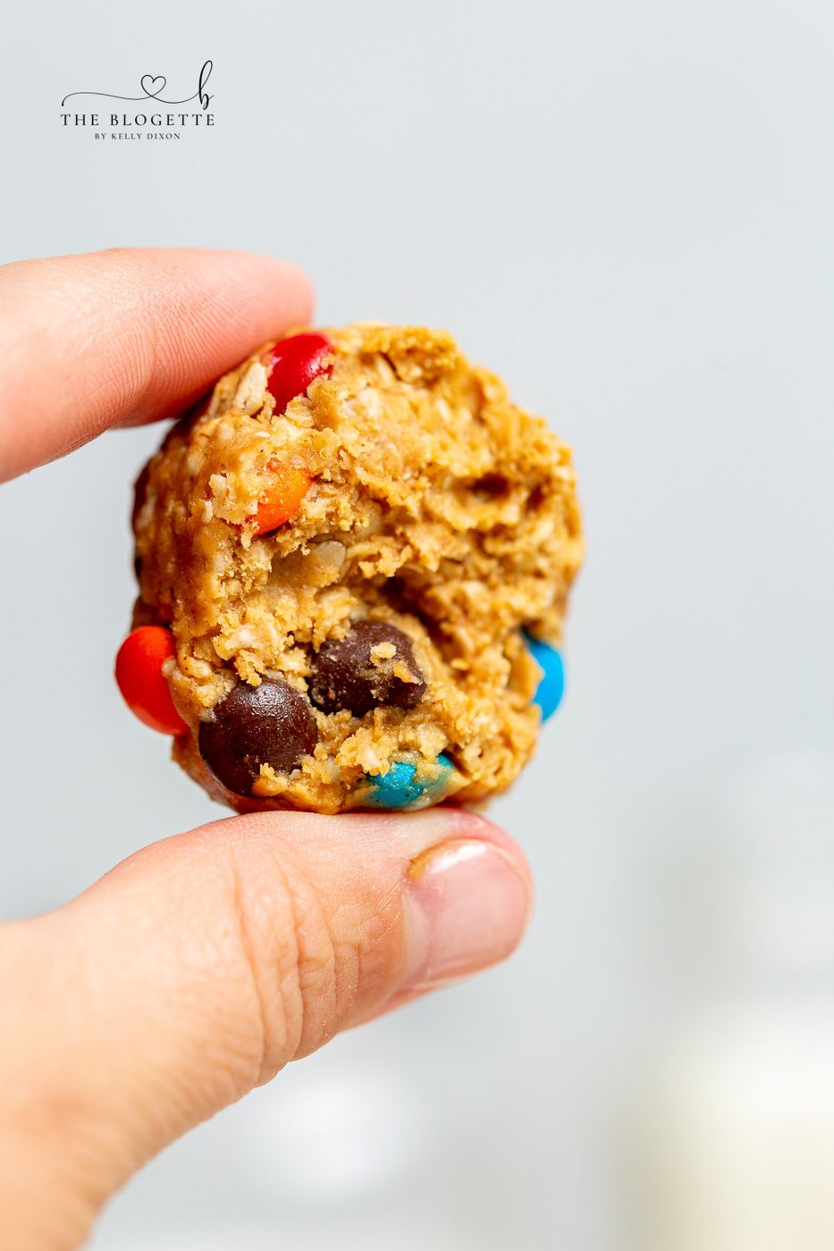 Cookie Balls Bite