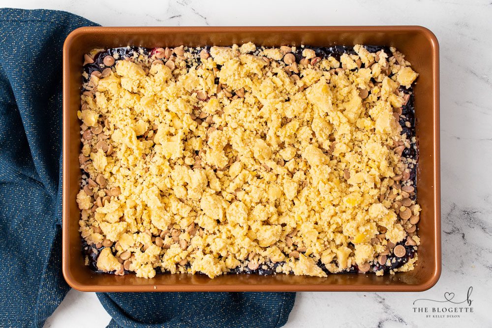Assembling Cookie Bars with Crumble