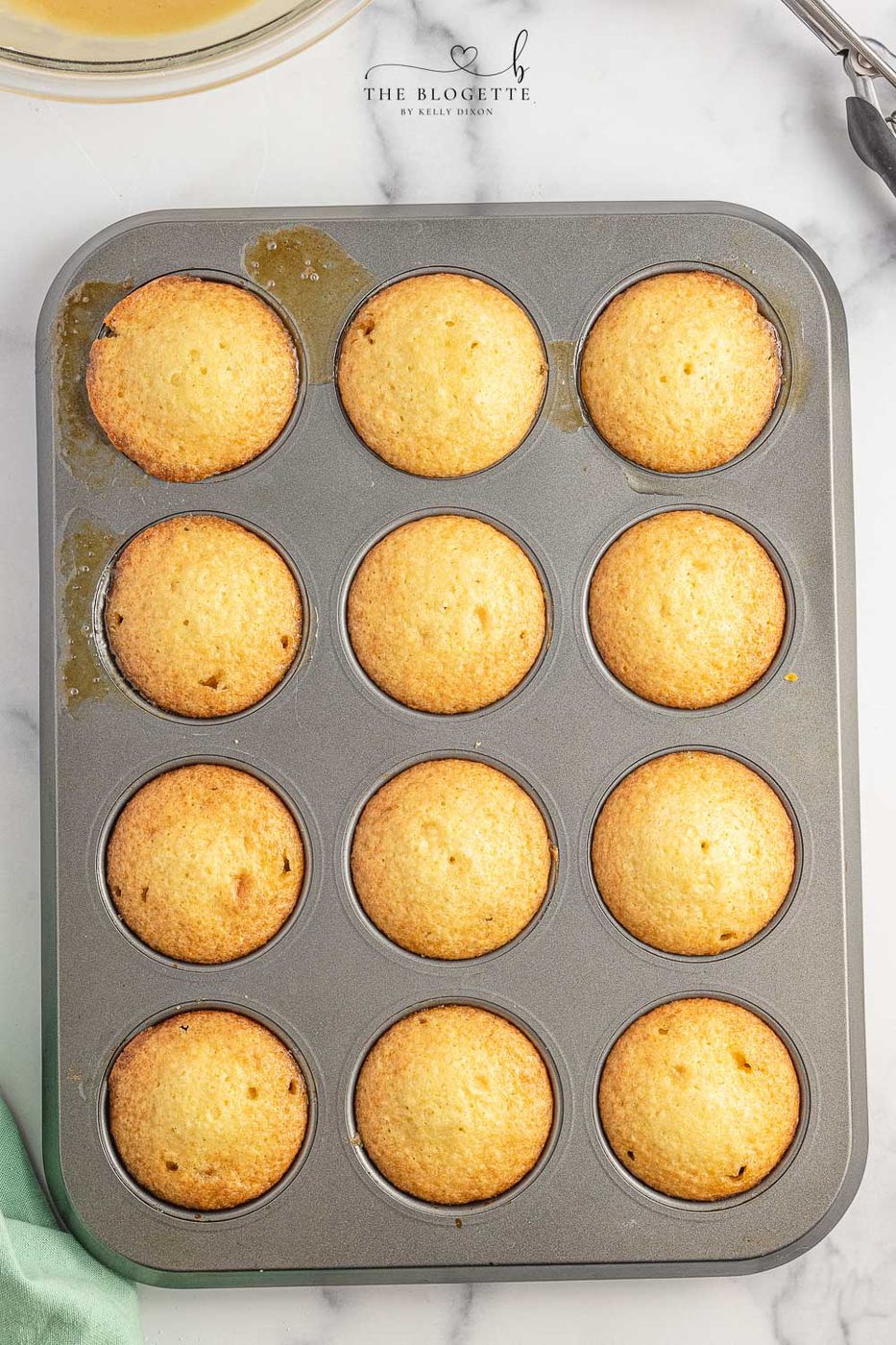 pineapple cupcakes