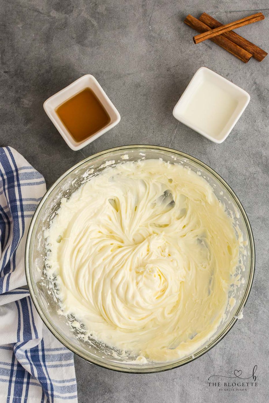 cinnamon roll glaze recipe