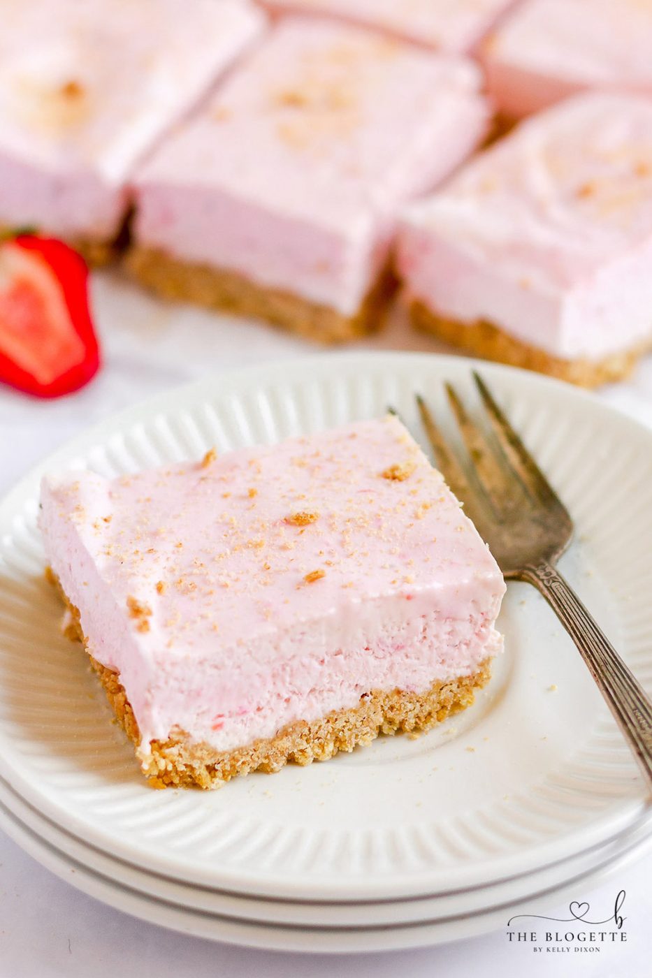 Home-style Strawberry Cheesecake Bars