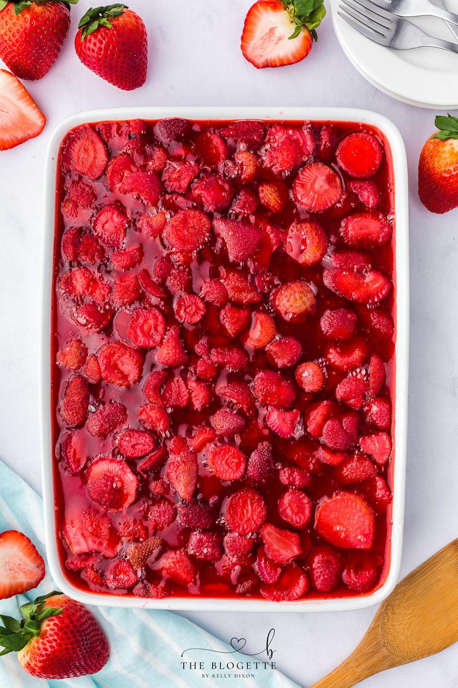 Pour the strawberries over the cheesecake layer