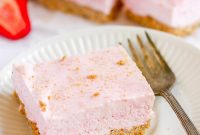 Luscious Strawberry Cheesecake Bars