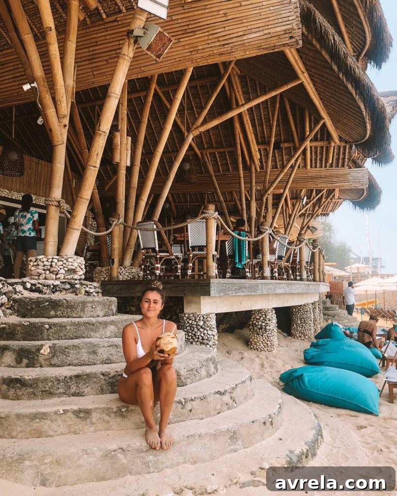 Sundays Beach Club in Uluwatu, Bali with beach setup