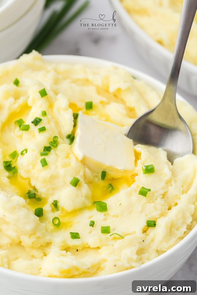 Cream Cheese Mashed Potatoes - Thick and creamy homemade mashed potatoes. Great as a side dish and an absolute staple recipe for the holidays!