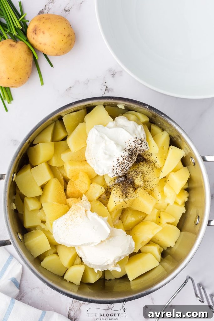 Mashed potatoes with cream cheese and sour cream