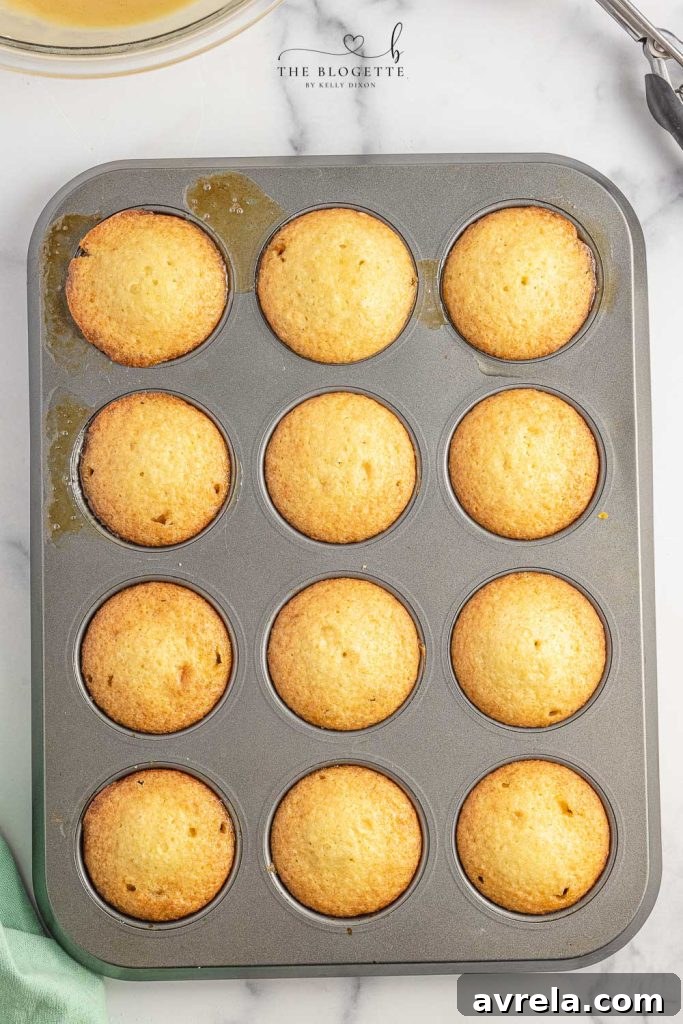 pineapple cupcakes