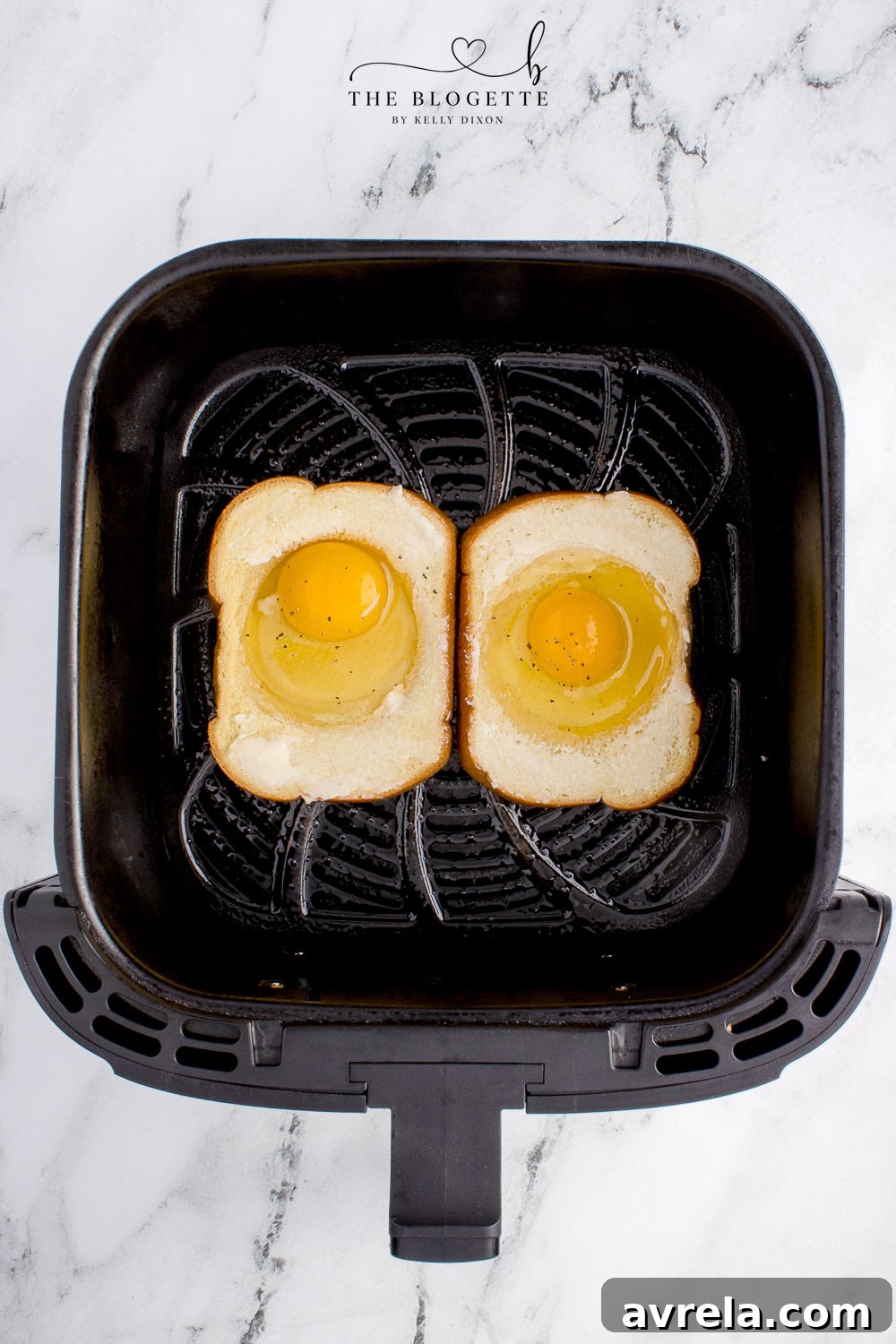 Air fryer eggs made inside bread