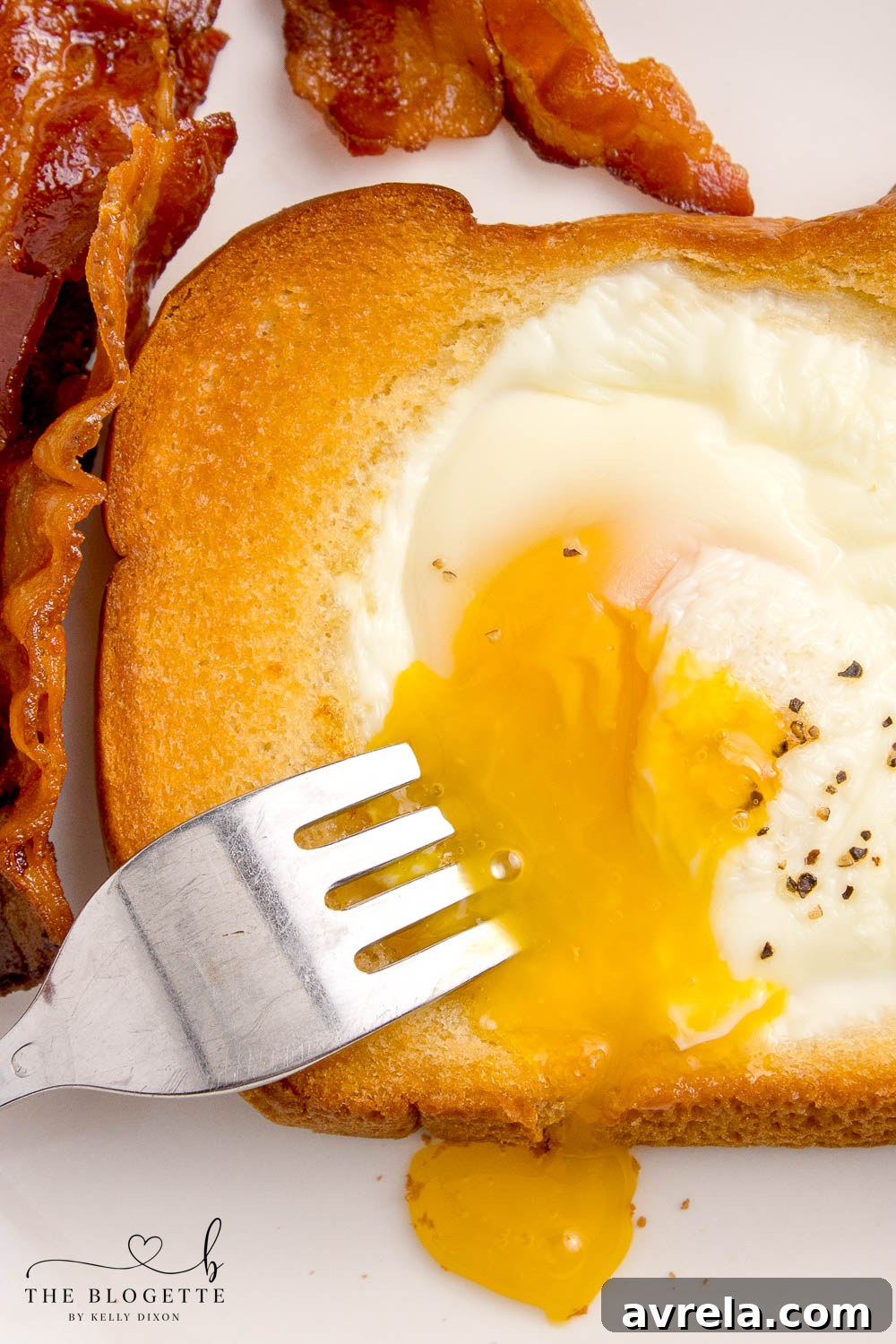 5-ingredient Air Fryer Egg Toast! Make perfect eggs on toast in your air fryer with this easy 15-minute breakfast recipe!