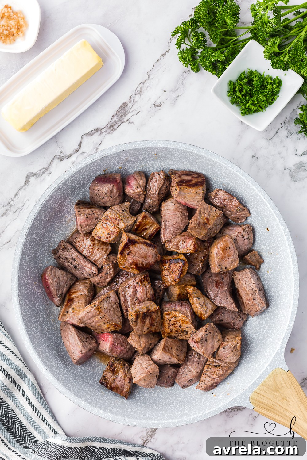 How to cook steak cubes for Garlic Butter Steak Bites