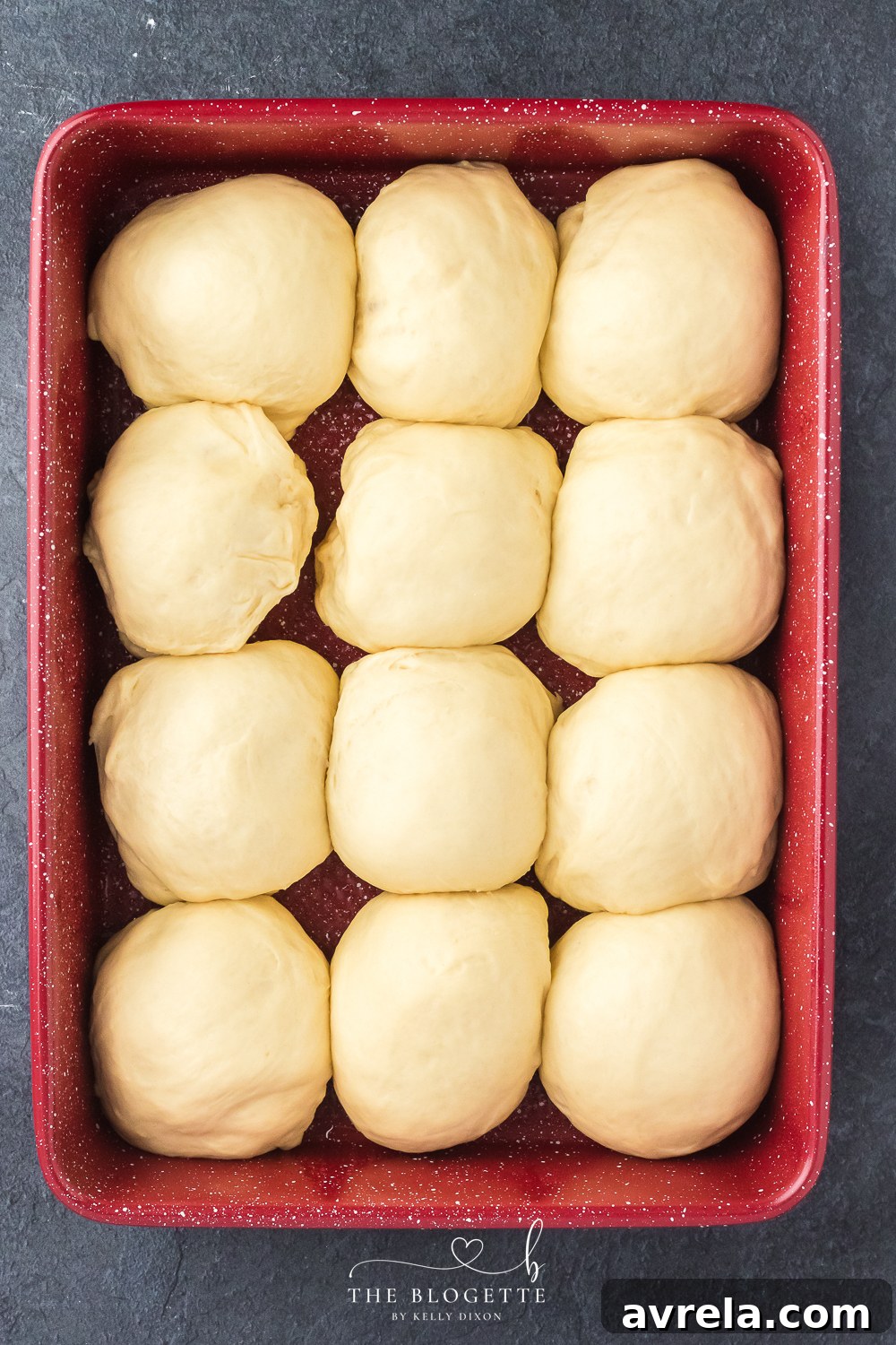 Let the roll dough rise for 30 minutes