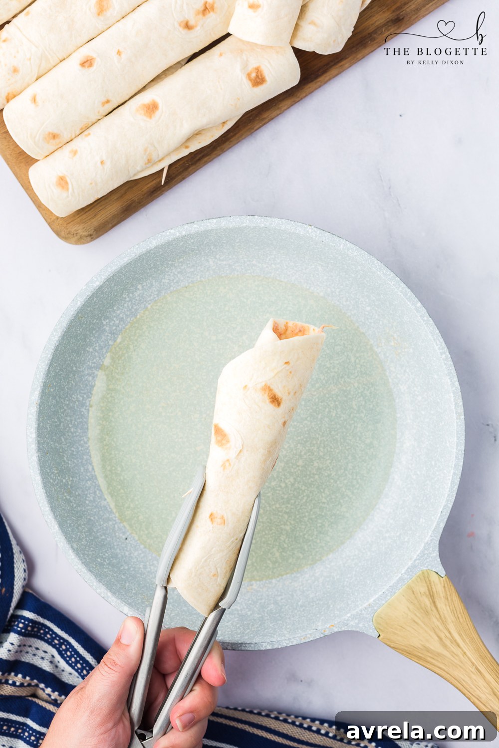 Golden Crispy Chicken Taquitos 7 Fry each taquito for 2-3 minutes per side.