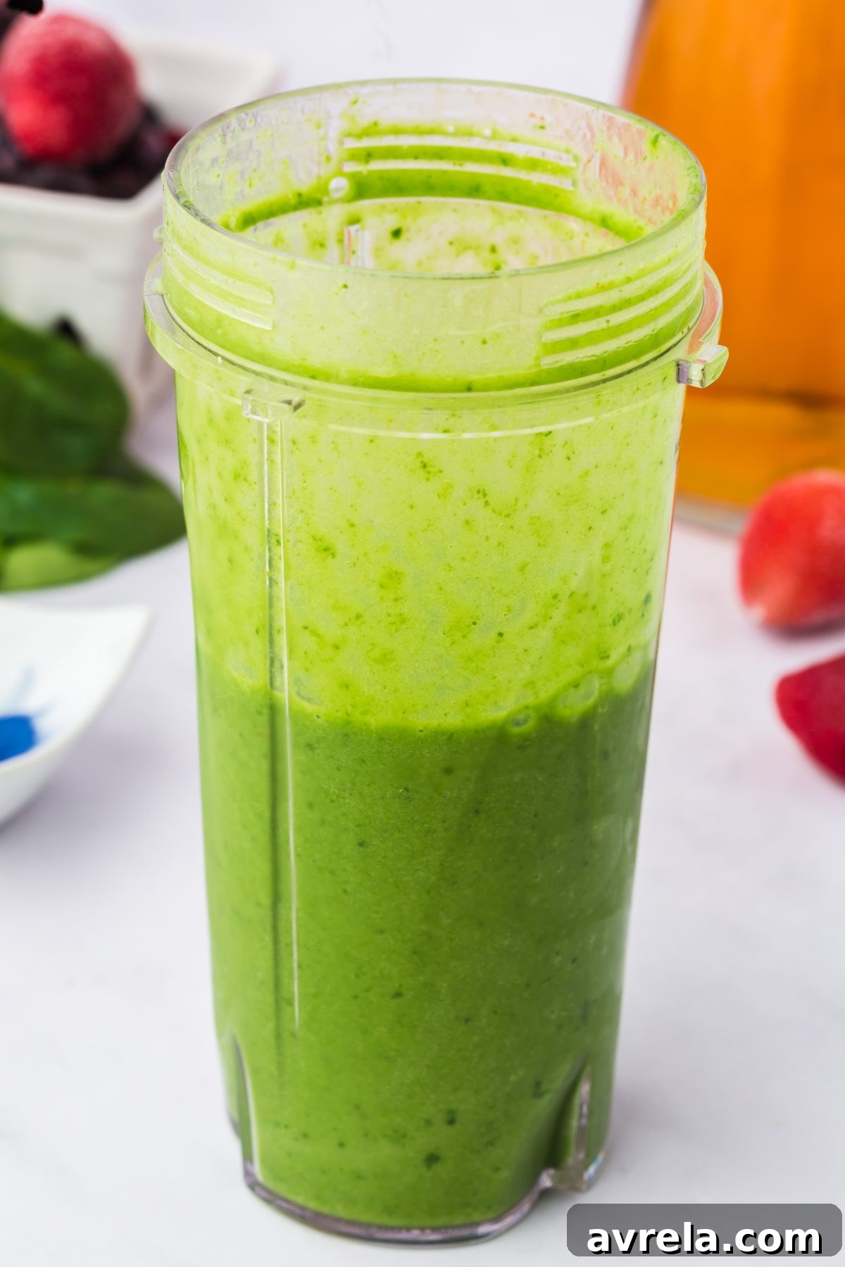 Kaleidoscope Smoothie 12 Green layer of a Rainbow Smoothie