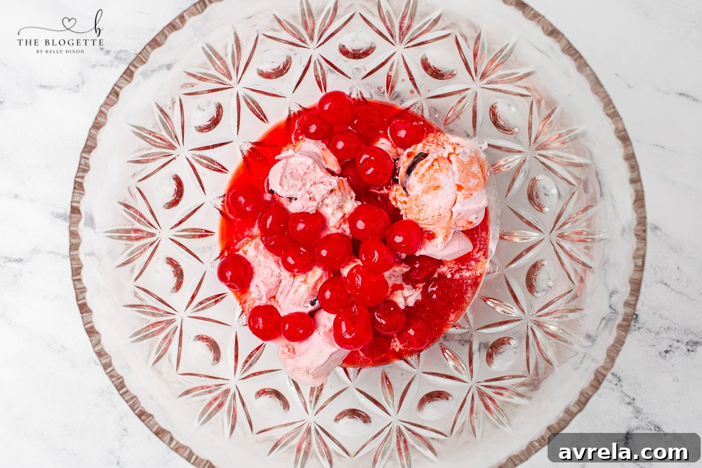 Frosted Cream Elixir 6 Punch bowl with ice cream
