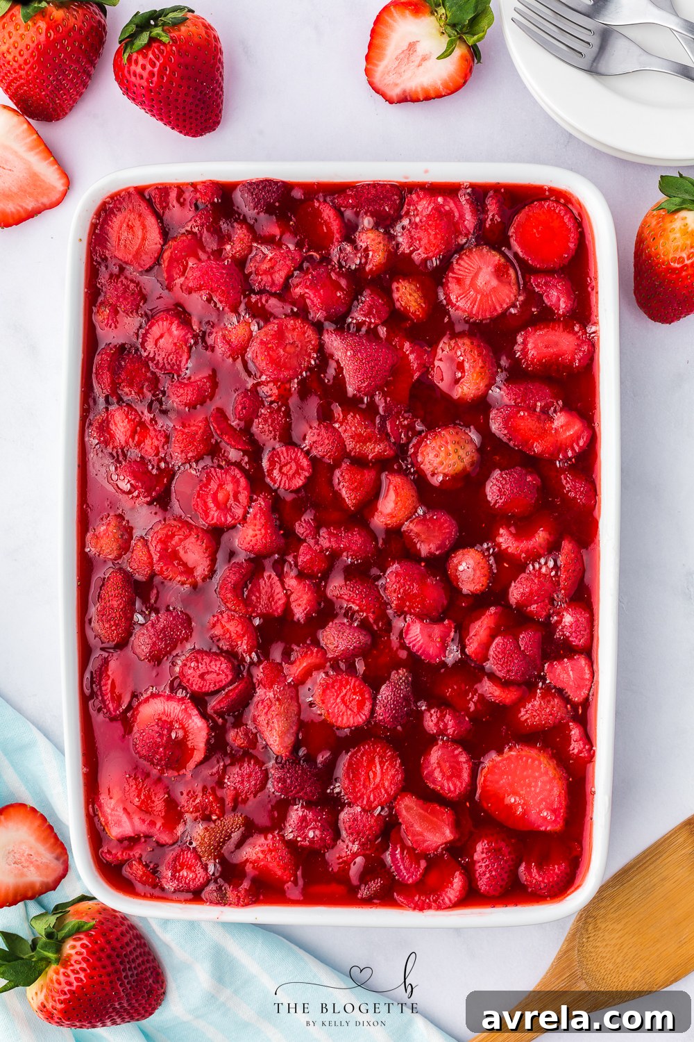Pour the strawberries over the cheesecake layer