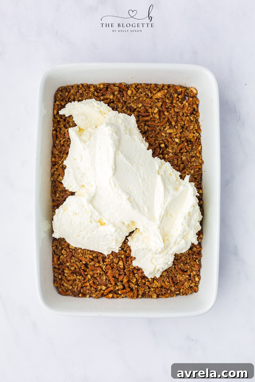 Spread mixture over the cooled crust