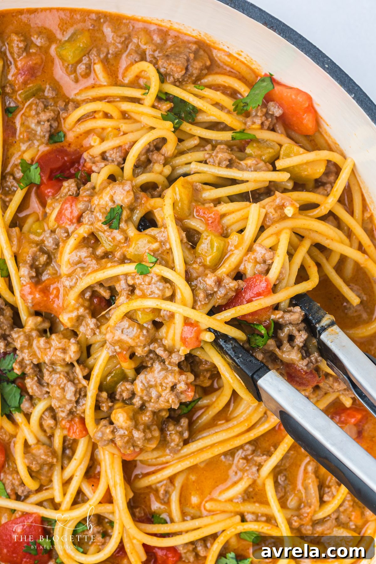 Easy One-Pot Taco Spaghetti (Cheesy Tex-Mex Pasta). A fast and flavorful family-friendly meal, combining taco and spaghetti flavors.