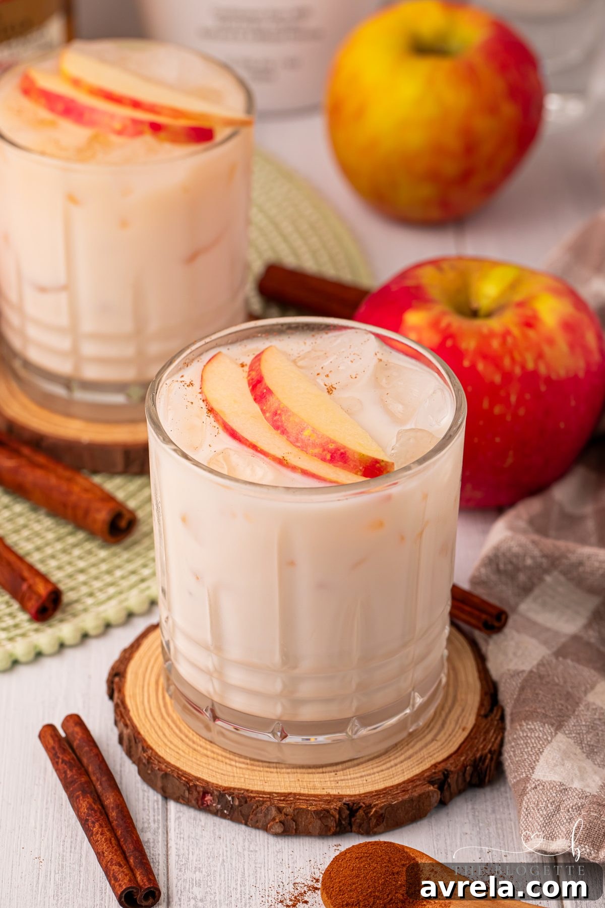 Creamy, cozy, and perfect for fall and winter! This easy RumChata Apple Pie Cocktail is made with RumChata, spiced rum, and apple cider. A delicious holiday drink for Thanksgiving, Christmas, and winter gatherings.