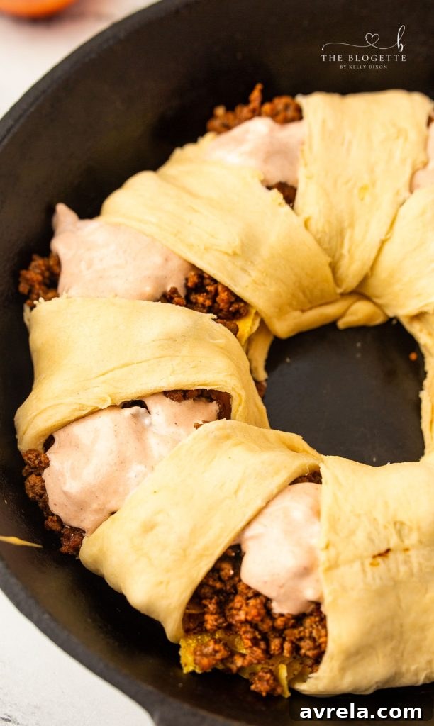 Taco Bell's Gordita Ring 6 Crescent Rolls Wrapped Around Taco Ingredients