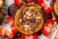 Viral Strawberry Bark Recipe: Crunchy Chocolate-Strawberry Treat
