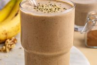 Creamy Banana Walnut Smoothie Recipe for Energy & Protein
