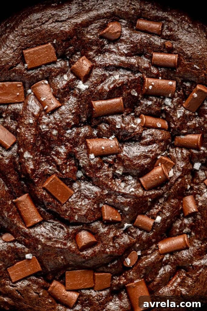 Chocolate Tahini Skillet Cookies: Gooey One-Pan Dessert 2 Chocolate tahini cookie skillet