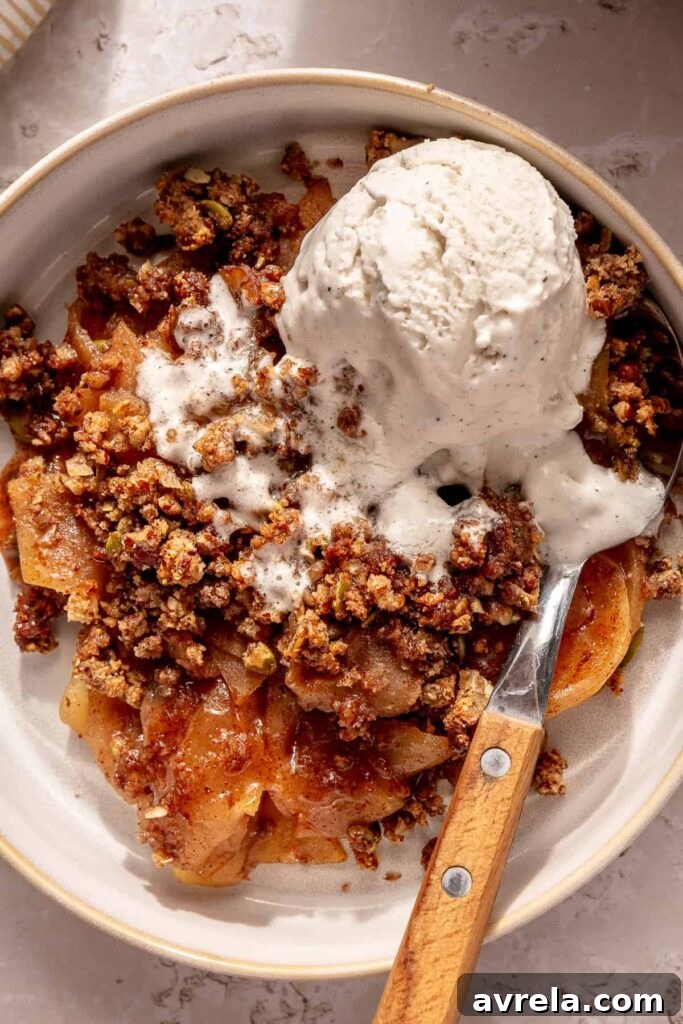 holiday desserts - apple crisp
